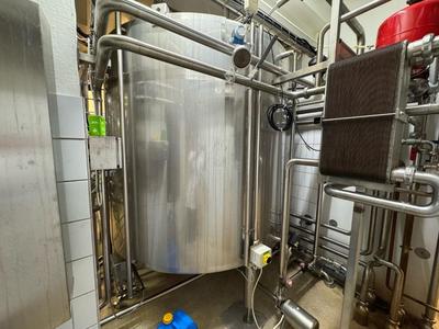 Overview picture of Jahala MVRI 6000 s/s vertical storage tank 6.000L